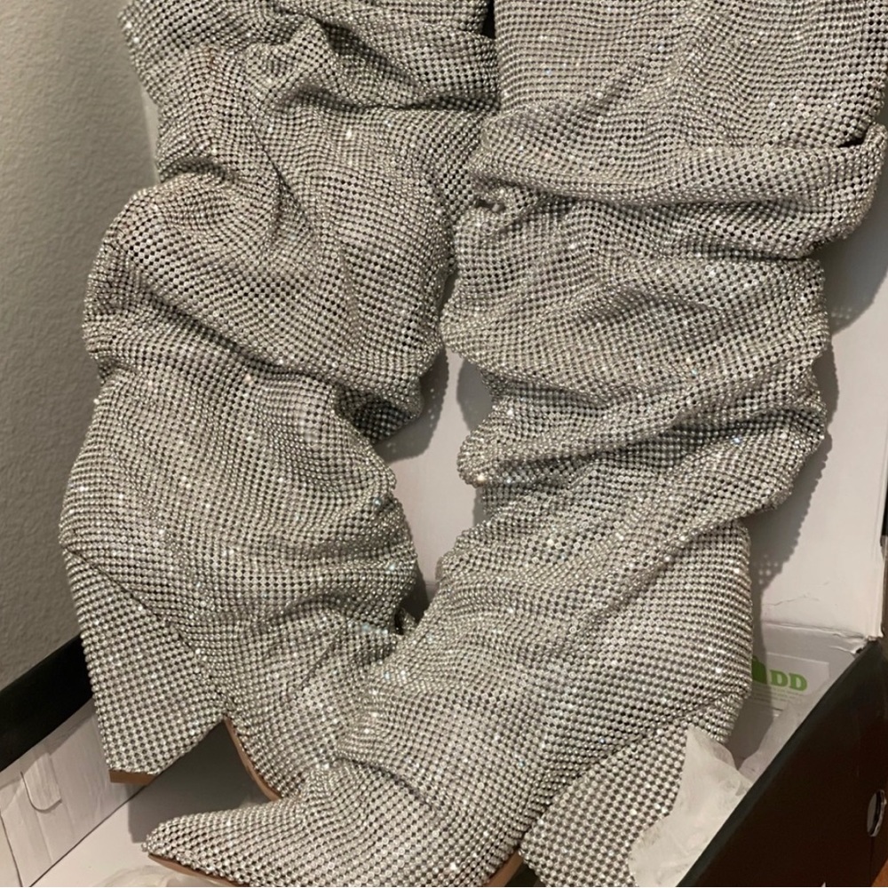 Crystal rhinestones are embellished slouch boots New with defeats